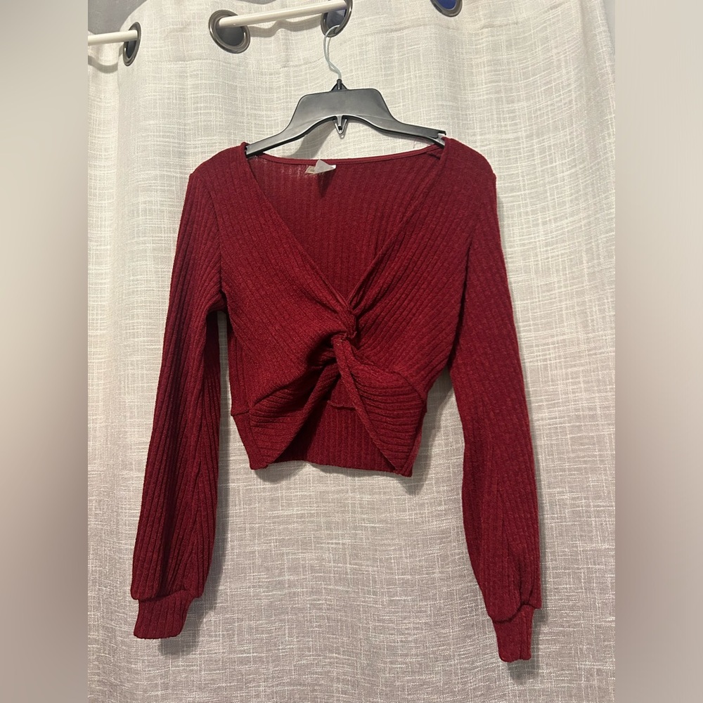 Shoulders: 16in    Bust: 14in   Sleeve Length: 24in